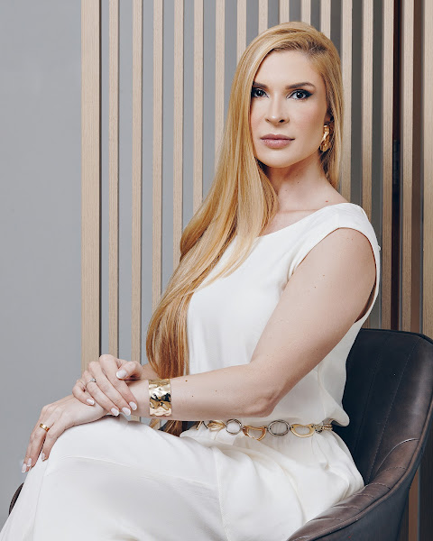 Dra. Laura Pocceschi, dentista e especialista em harmonização facial